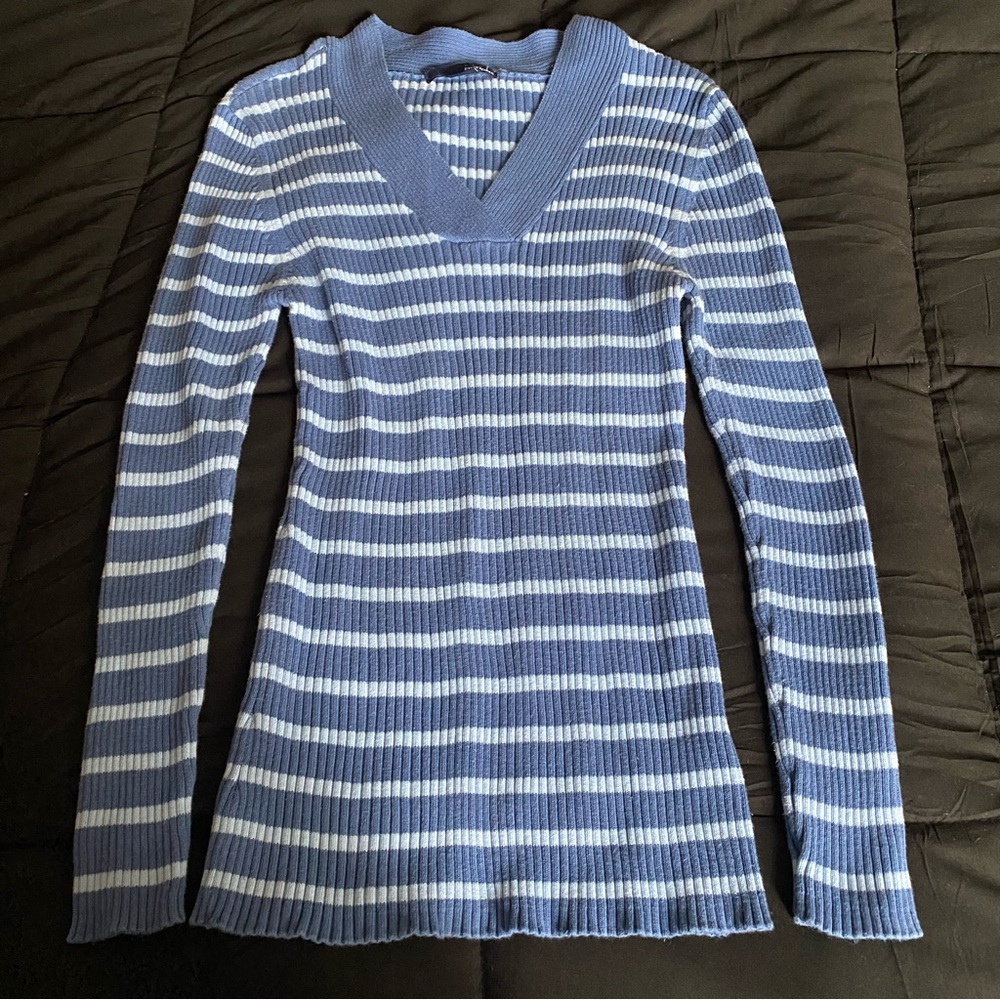 Striped V-Neck Ribbed Sweater - Blue & White